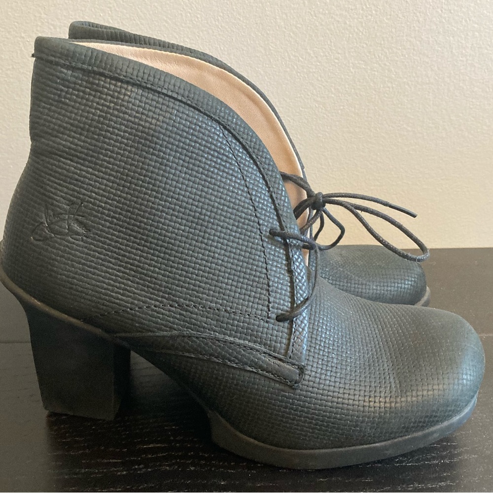 Fluevog black leather chunky heel ankle boots. Size 6